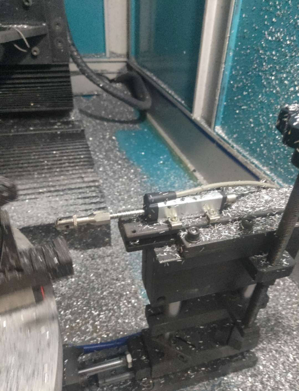 米蘭特KTR自復位式直線位移傳感器用于精密機床加工現場案例.jpg